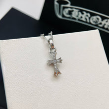 Load image into gallery viewer Cubic Zirconia Cross Necklace 高碳鑽純銀雙十字架頸鏈
