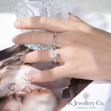 Load image into gallery viewer Moissanite Twisted Princess Cut 2ct Ring 莫桑石公主方兩卡波浪戒指
