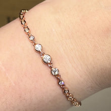 將影片載入圖庫檢視器並播放，Moissanite Bubble Full Paved Bracelet 全莫桑石泡泡手鏈
