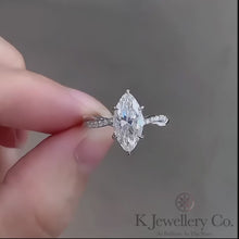 將影片載入圖庫檢視器並播放，Moissanite Twisted Marquise 2ct Ring 莫桑石馬眼2卡戒指
