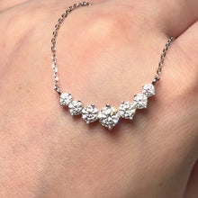 將影片載入圖庫檢視器並播放，Moissanite Smile Necklace 莫桑石七星微笑頸鏈
