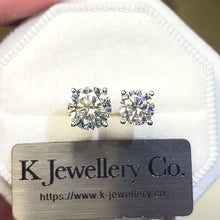 Load the video into the gallery viewer and play, Moissanite 18K Gold Classic Four Prongs Earrings 18K莫桑石經典四爪耳環
