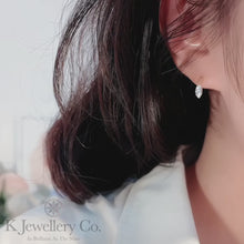 將影片載入圖庫檢視器並播放，Cubic Zirconia Marquise Earring 進口高碳鑽打孔馬眼石螺絲針耳環
