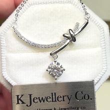 將影片載入圖庫檢視器並播放，Moissanite Knot 1ct Necklace 莫桑石Knot頸鏈
