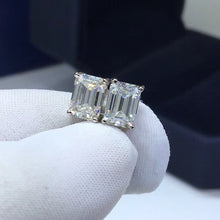 將圖片載入圖庫檢視器 Moissanite Emerald Cut Ear Studs 莫桑石祖母切耳釘
