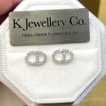 將影片載入圖庫檢視器並播放，Moissanite CD Earrings
