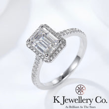 將圖片載入圖庫檢視器 Moissanite Radiant Cut/ Emerald Cut Paved Ring 莫桑石祖母綠切/雷迪恩切圍鑲戒指
